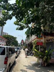 Sims Avenue (D14), Terrace #633035281